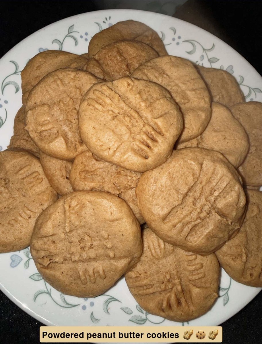 EricaLynn1549's tweet image. #homemade #fromscratch #peanutbutter #powderedpeanutbutter #cookies #peanutbuttercookies #dessert #baking #cookieszn 🥜🍪🥜