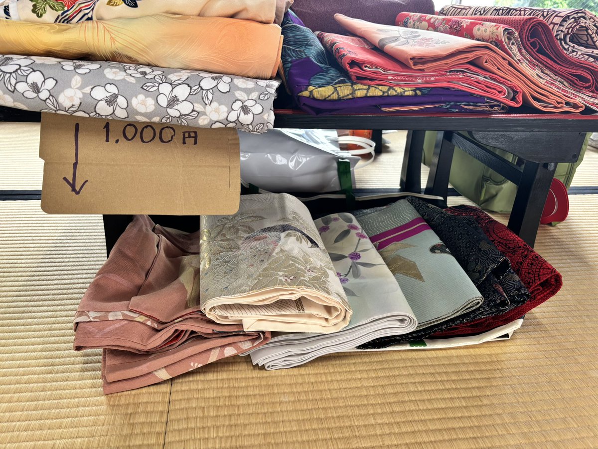 準備整いました〜🤗
本日12:00〜16:00までお時間のある方は是非お立ち寄りくださいませ🙇‍♀️

#どこかできものフリマ 
#上野宋雲院