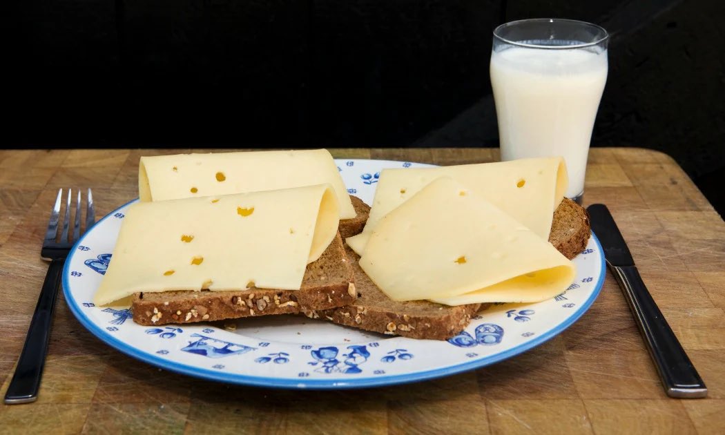 Ma copine brésilienne n'en revenait pas quand elle a demandé à mon père ce qu'il voulait pour déjeuner ; il a répondu : 