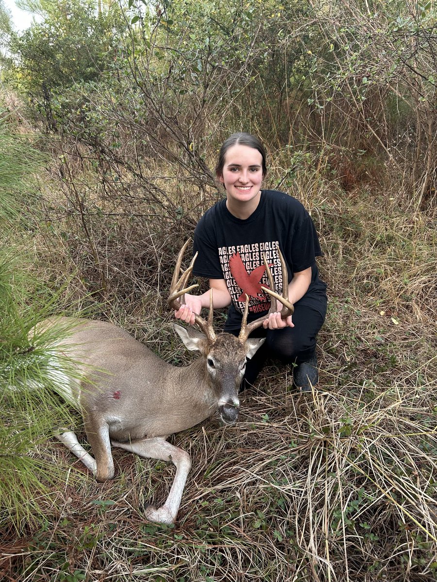 HuntFish12's tweet photo. My wife got a buck opening day of season and my daughter in law got her a buck today (on her birthday)out of the same stand https://t.co/y1mk2MrOzg