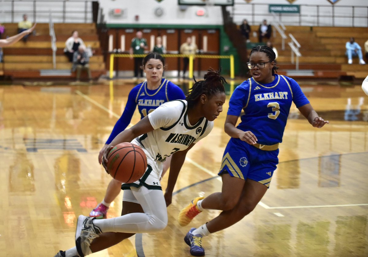 SBWashingtonHS's tweet image. At the end of three, Lady Panthers trail Elkhart 28-69. @sbwathletics @SBCSCAthletics @ChuckFreeby #everonward #pantherpride