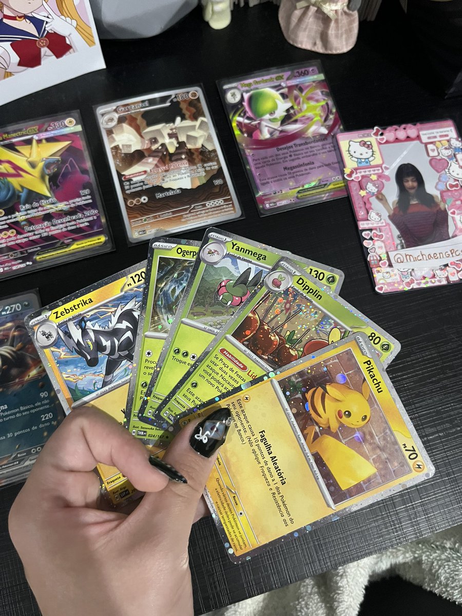 michaengpcs's tweet image. VENDO/VENDA

11 cartas de pokémon 
R$45,00 com valor do frete ja incluso