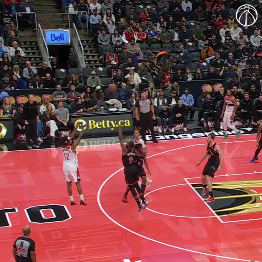 12 points for no. 1️⃣2️⃣ off the bench so far tonight 📊 