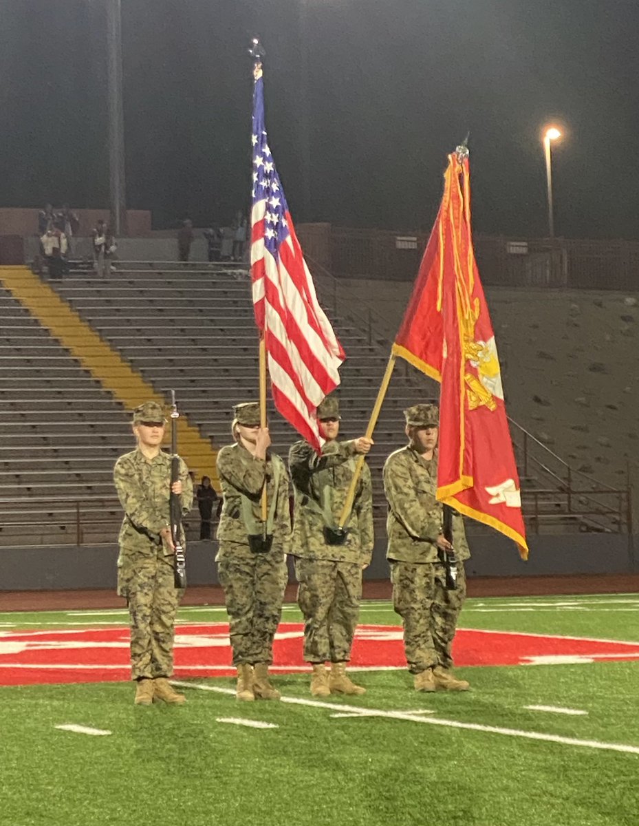 LCHS_MTapia's tweet image. Thank You to our JROTC for presenting the colors for tonight’s National Anthem.
#WALC