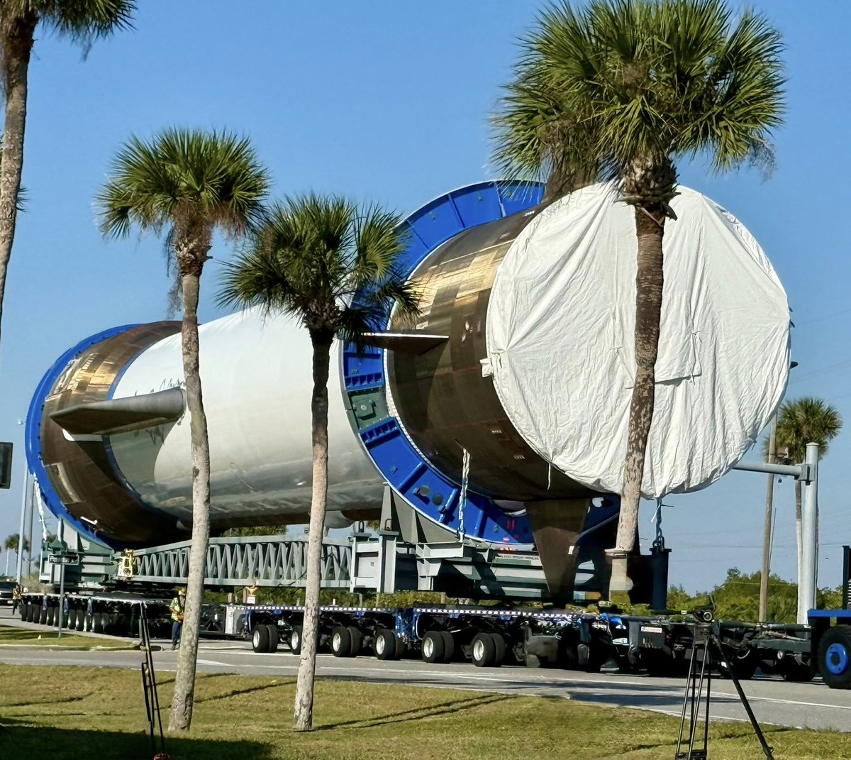 ken_kremer's tweet photo. 2/2: UpClose with ‘Never Tell Me The Odds’ - a few pics @blueorigin New Glenn 2 rolled 9AM into CCSFS back to pad36 hangar. #NG2 #CCSFS #JeffBezos
Launched/Landed Nov 13. Arrived @PortCanaveral Nov 18. Rolled Nov 20
clean &amp; shiny thx to methalox propellant
Ken Kremer/SpaceUpClose https://t.co/OhxwiHVjJg