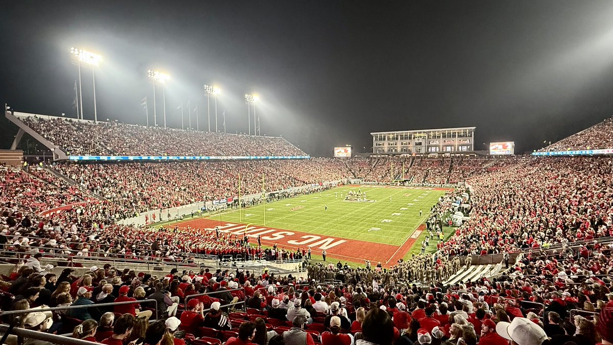 cfbcampustour's tweet image. Carter-Finley Stadium from all angles 📸

📍 Raleigh, North Carolina 
🏠 NC State
🕰️ Opened in 1966
🪑 56,919 seats