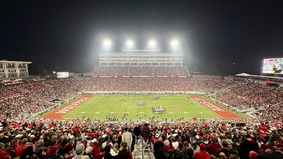cfbcampustour's tweet image. Carter-Finley Stadium from all angles 📸

📍 Raleigh, North Carolina 
🏠 NC State
🕰️ Opened in 1966
🪑 56,919 seats