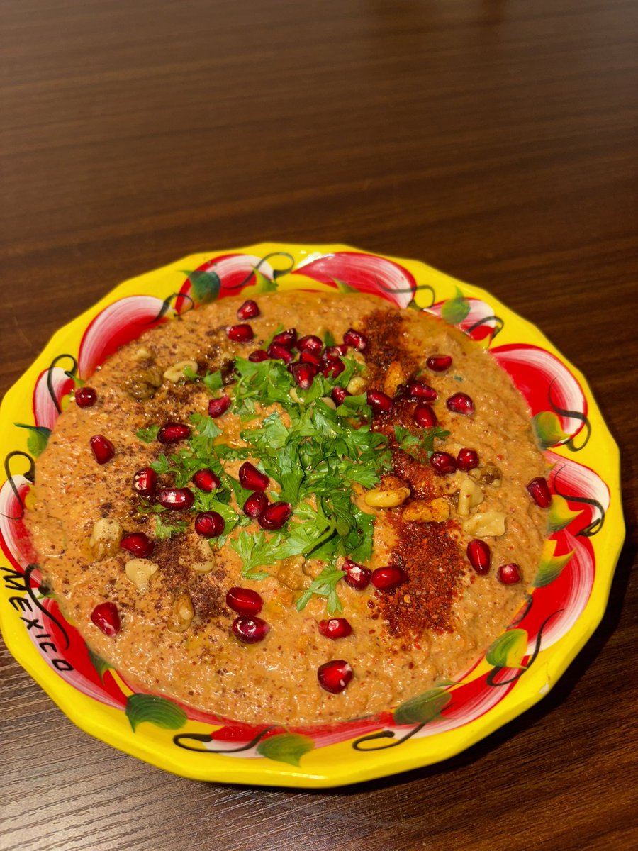 nimatheafshar's tweet photo. Muhammara for Friendsgiving by me🇱🇧🇸🇾 https://t.co/yGUHRFIXUz