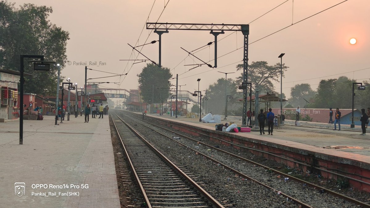 PankajRailFan's tweet image. किऊल जंक्शन (KIUL) रेलवे स्टेशन..🌅

#KiulJunction #Morningvibes #Beautifulview