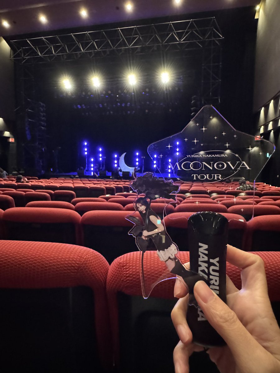 Catarotime's tweet image. #MOONOVA  ツアーファイナルに参戦しました！
本当に他の回も行きたかったけど、都合が合わなくて東京しか来られなかった😭
でもすごっく楽しかった！
2Sも可愛すぎるぅぅ🥰

撮影後、
🐙：また台湾に遊びに来てね！
🌙：行きたい！

待ってますね😂
ツアー完走おめでとう！また来年ね✨
#中村ゆりか