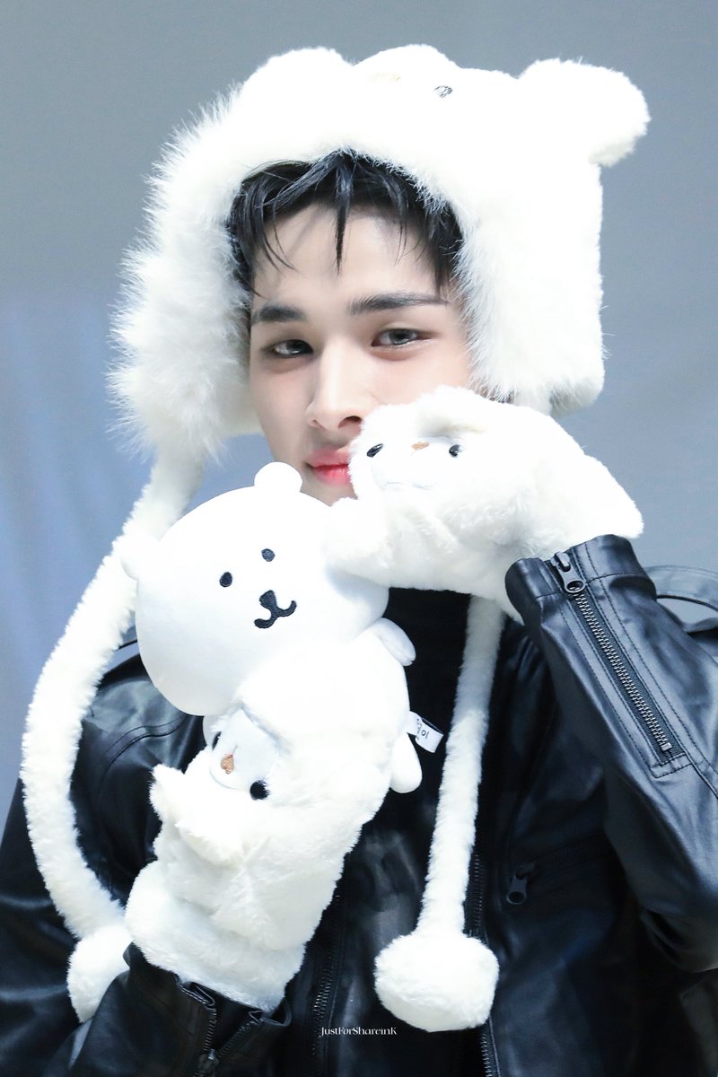 JustForShareinK's tweet photo. 251121 AppleMusic

🐻‍❄️🤍🪽

#HARU  #하루 #ハル　
#NEXZ #넥스지 #ネクスジ https://t.co/wQomYl6ljb