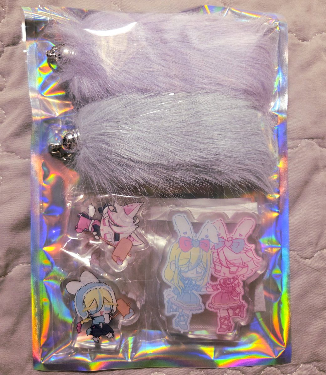 택배 싸다가 뭔가 배치 마음 좋아져서 찍어봤어