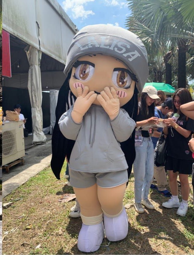 teremysia's tweet image. What happen to Lali

from this.                       To this??