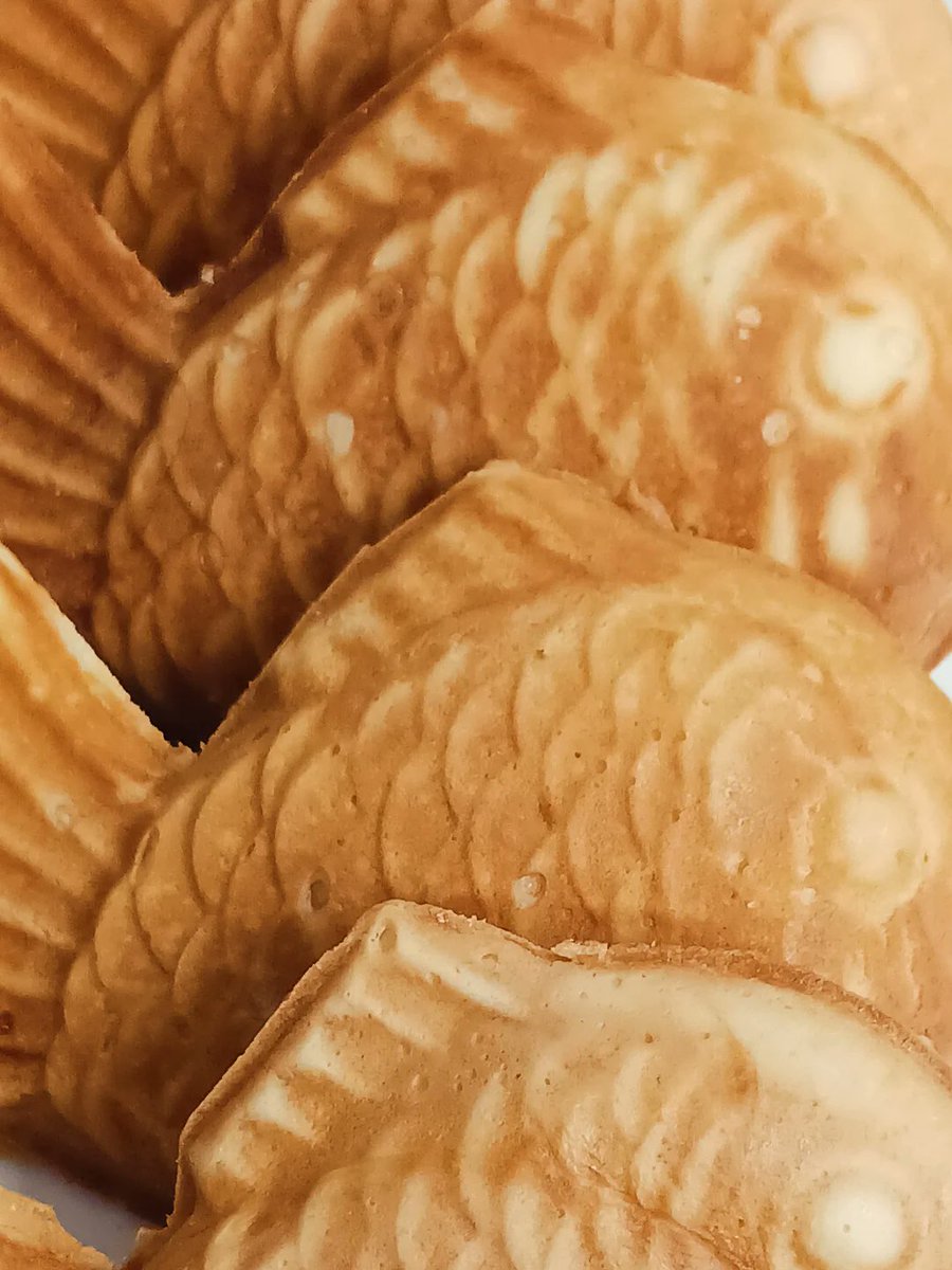 springworks2023's tweet image. オープンしました。本日はたい焼き(つぶあん、さつま芋あん、つぶあんバターの3種)の日です🐠
マフィン3種、プリン2種もございます。
昨日のマフィンとキッシュも値引きで販売いたします。
明日11/23(日)は店主都合によりお休みをいただきます🙇