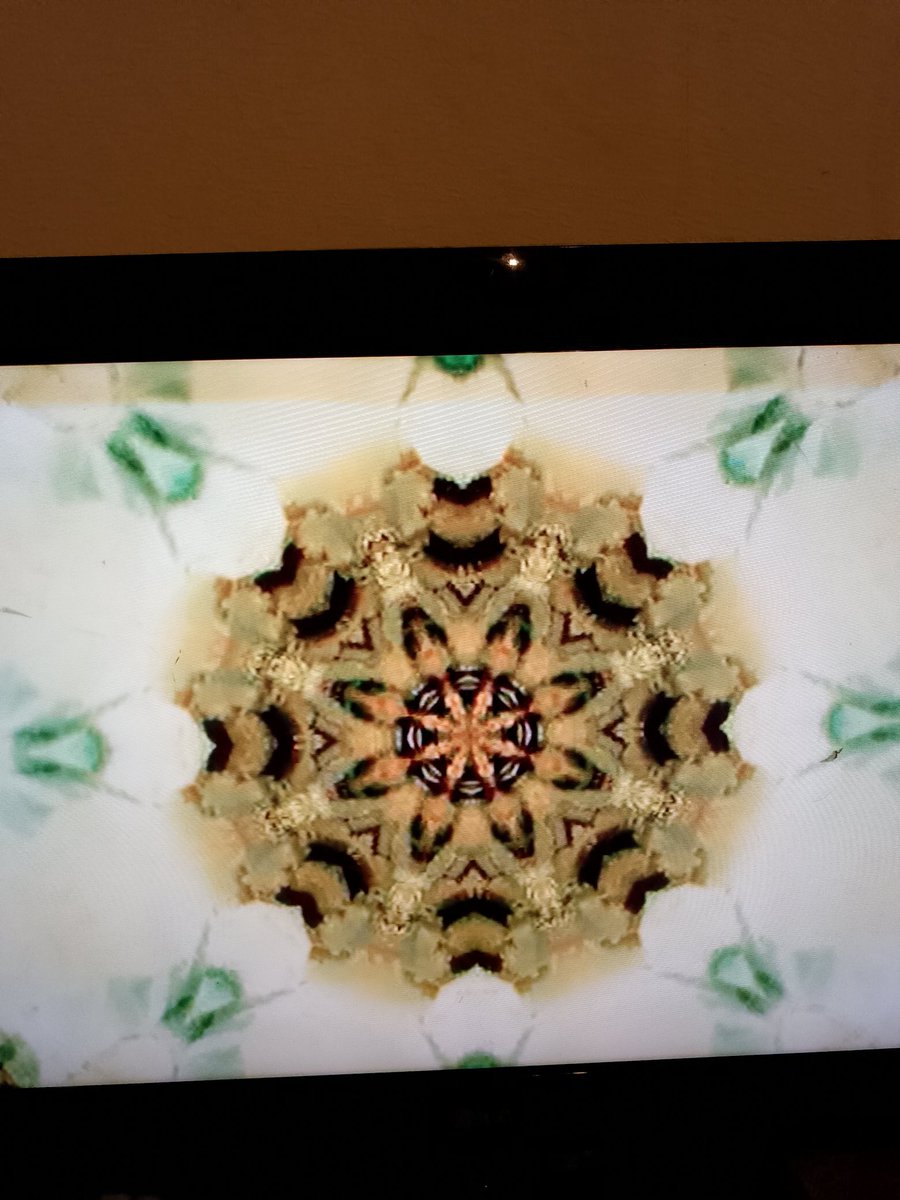 AndreaJackGoro's tweet image. #Kaleidoscope  on the TV #unwind