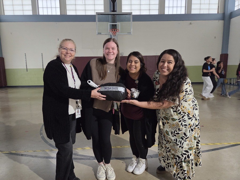 swisd_hcsa's tweet image. Such a fun day—our staff had a blast turkey bowling and students enjoyed cheering their teachers on! Congratulations to Ms. Martinez for winning 1st place and Mr. Lopez for winning 2nd place! 

#SWISDHEROS #RootedHiddenCove #RootedSWISD