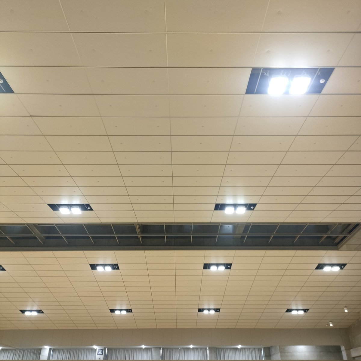 and1_999's tweet image. 大山崎町体育館到着🫡

任務遂行します。

ポスター古っ！