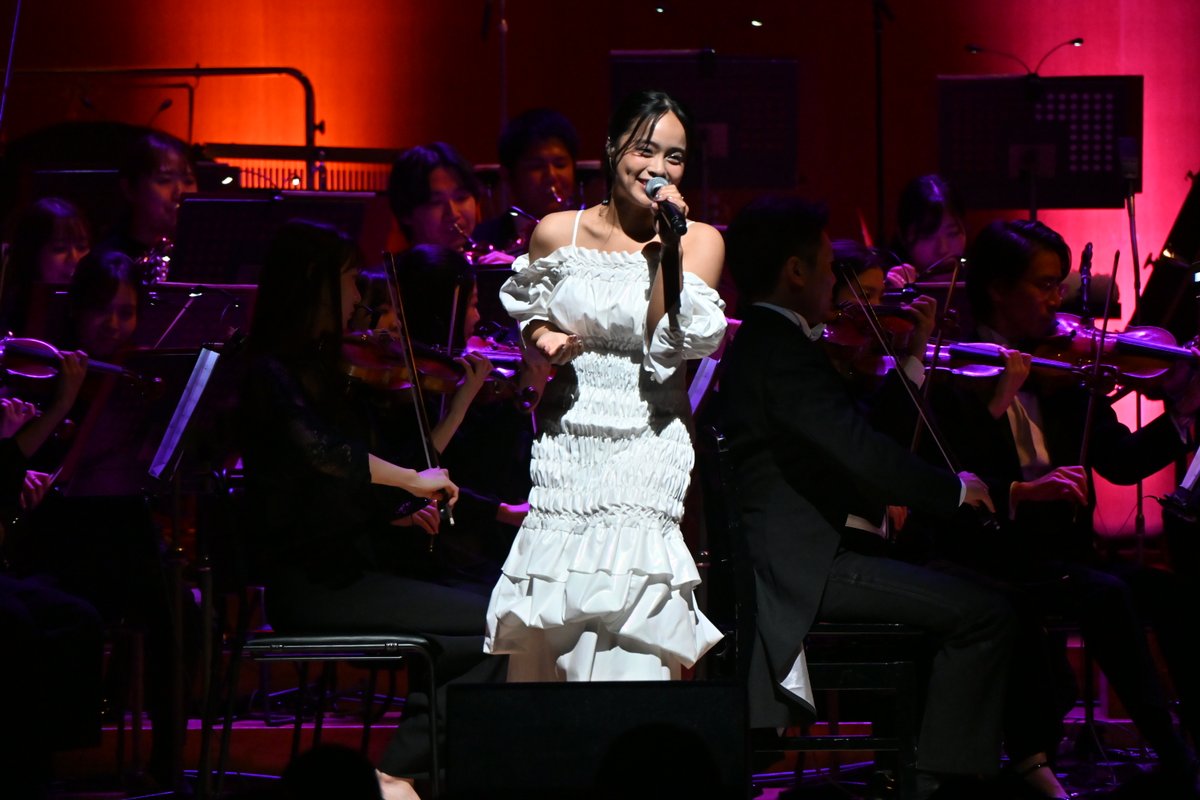 Lwtorchestra's tweet image. #清水美依紗 登場💞
オーケストラとのコラボレーション
#BUDDiiS の #KEVIN とのデュエットも🎤
#見逃し配信 中📺
t.unext.jp/r/love_orche

Love with the orchestra
 -Weibo Japan Special Night Winter 2025-
U-NEXTライブ配信
2025年11月25日（火）23:59　まで

多彩なアーティストも登場😍
#Lead…