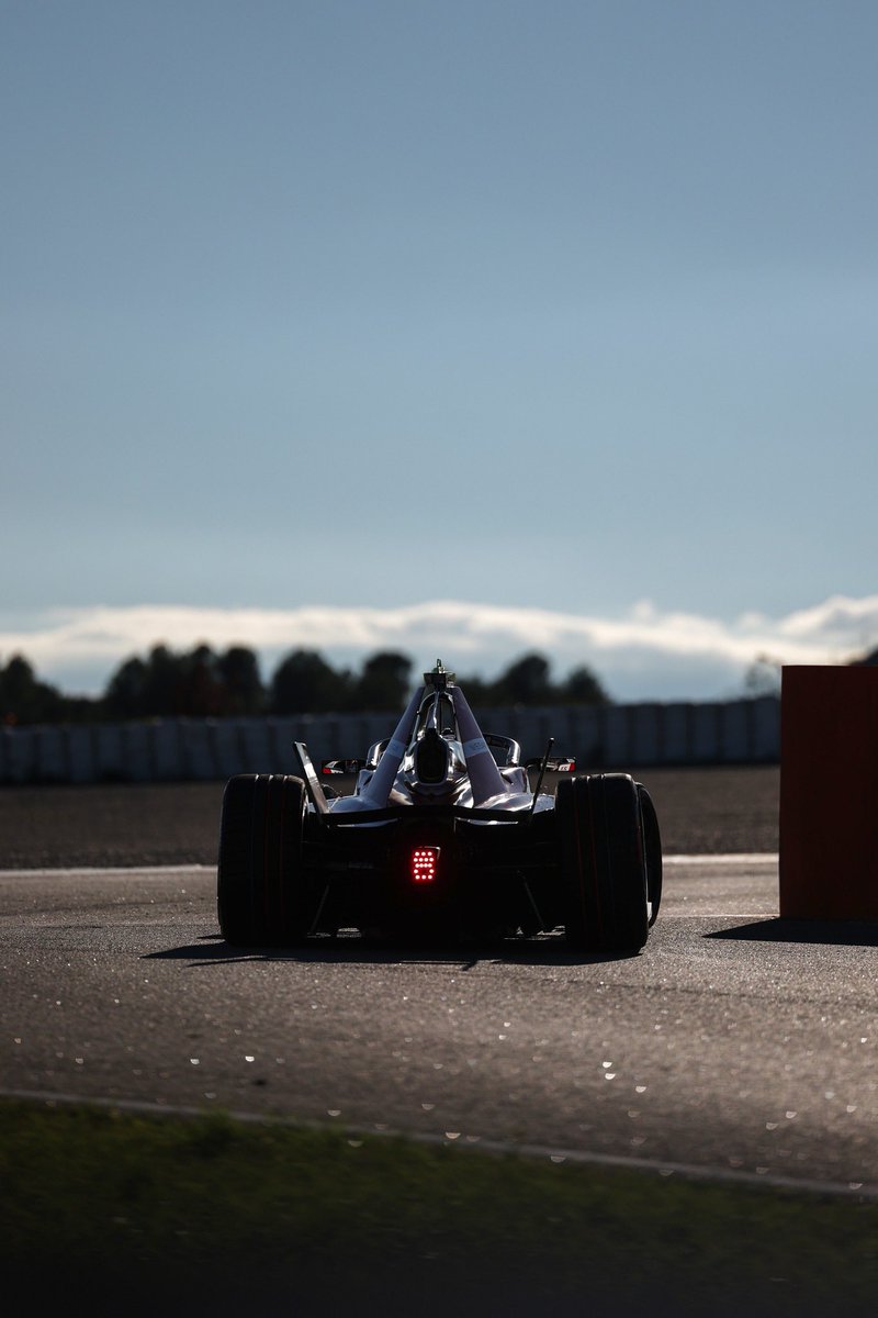 fe_notebook's tweet image. São Paulo is just around the corner! 😜 🇧🇷 #FormulaE