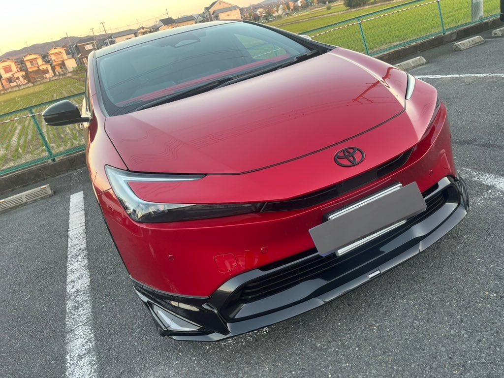 enseithree's tweet image. エアロ付けてから写真載せてなかったので供養🙏

赤ボディにあえての黒エアロ
前後のエンブレムとフロントグリルも黒に変更してめっちゃ引き締まった☺️

世界に1台の赤黒プリウス

#車好きと繋がりたい 
#60プリウス