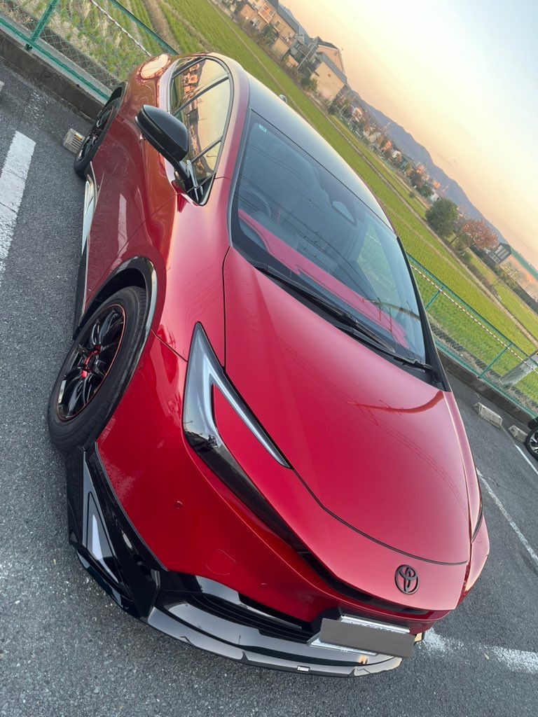 enseithree's tweet image. エアロ付けてから写真載せてなかったので供養🙏

赤ボディにあえての黒エアロ
前後のエンブレムとフロントグリルも黒に変更してめっちゃ引き締まった☺️

世界に1台の赤黒プリウス

#車好きと繋がりたい 
#60プリウス
