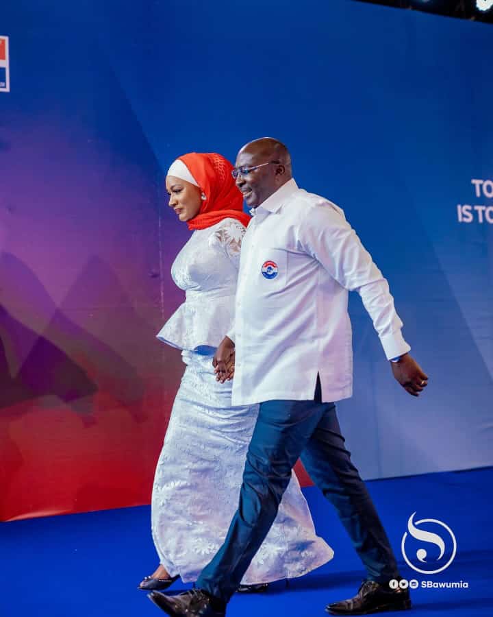 AbrefaKG's tweet image. The name itself Dr.@MBawumia is made up of this Qualities:

B- Brilliant 
A- Analytical 
W-Workaholic 
U- Unifier
M- Magnanimous
I- Innovative 
A- Achiever 

He is undoubtedly The Best to Lead👌Isha Allah👍 

#3WinWithBawumia
#DMB28
#Itisstillpossible

@NanaKAbabio @FAnnohDompreh