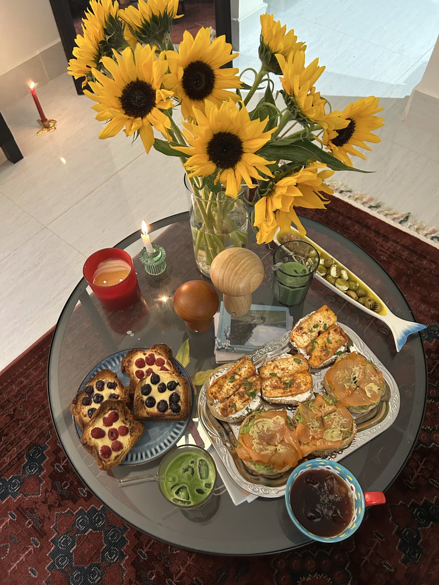 £ £ £ tweet media