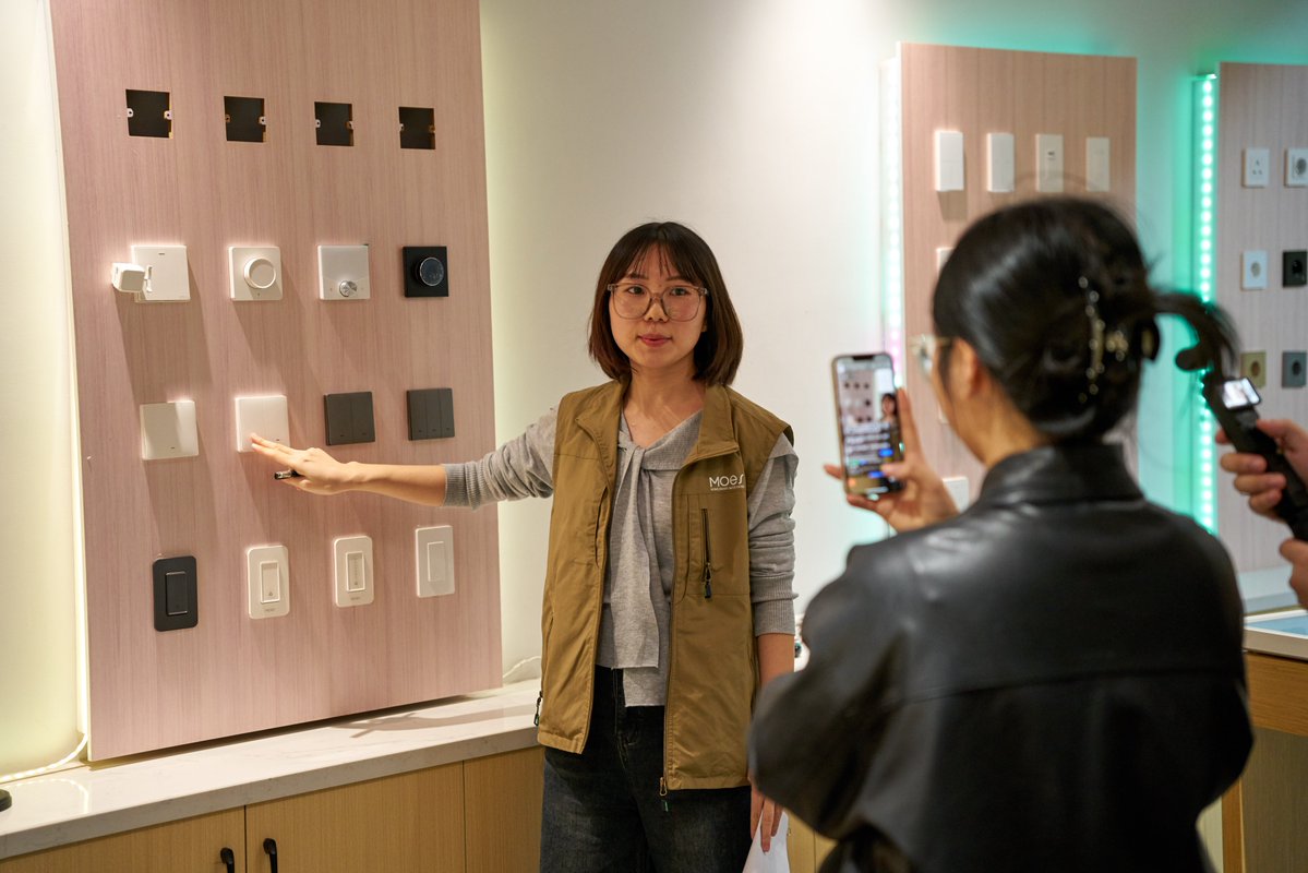 moes_smart's tweet image. 💬 Got questions about our products?
Join our live sessions and get personalized answers 1-on-1! ⚡
Follow us so you never miss the chance to chat with our team.
.
.
.
#SmartHomeLive #Moes #QandA #HomeAutomation #SmartLife #ExpertTips #Smarthome