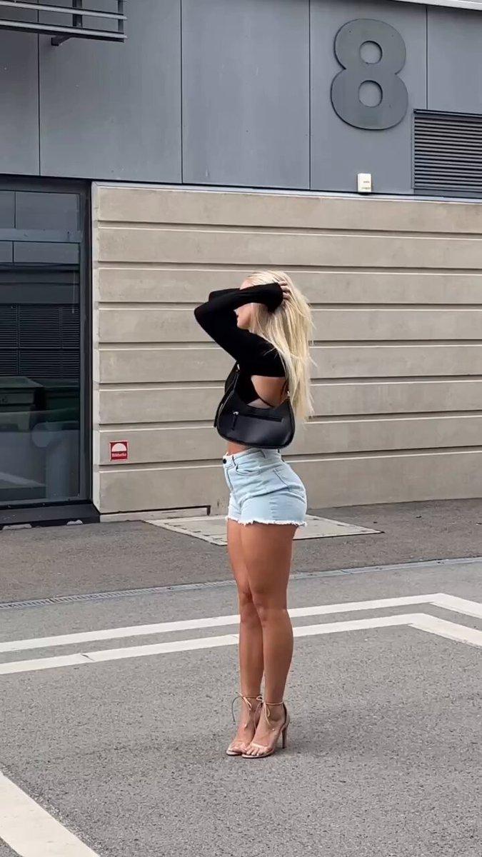 explaining47's tweet image. Obsessed with the heels and shorts combo 
@fitjeans
 | paid ad