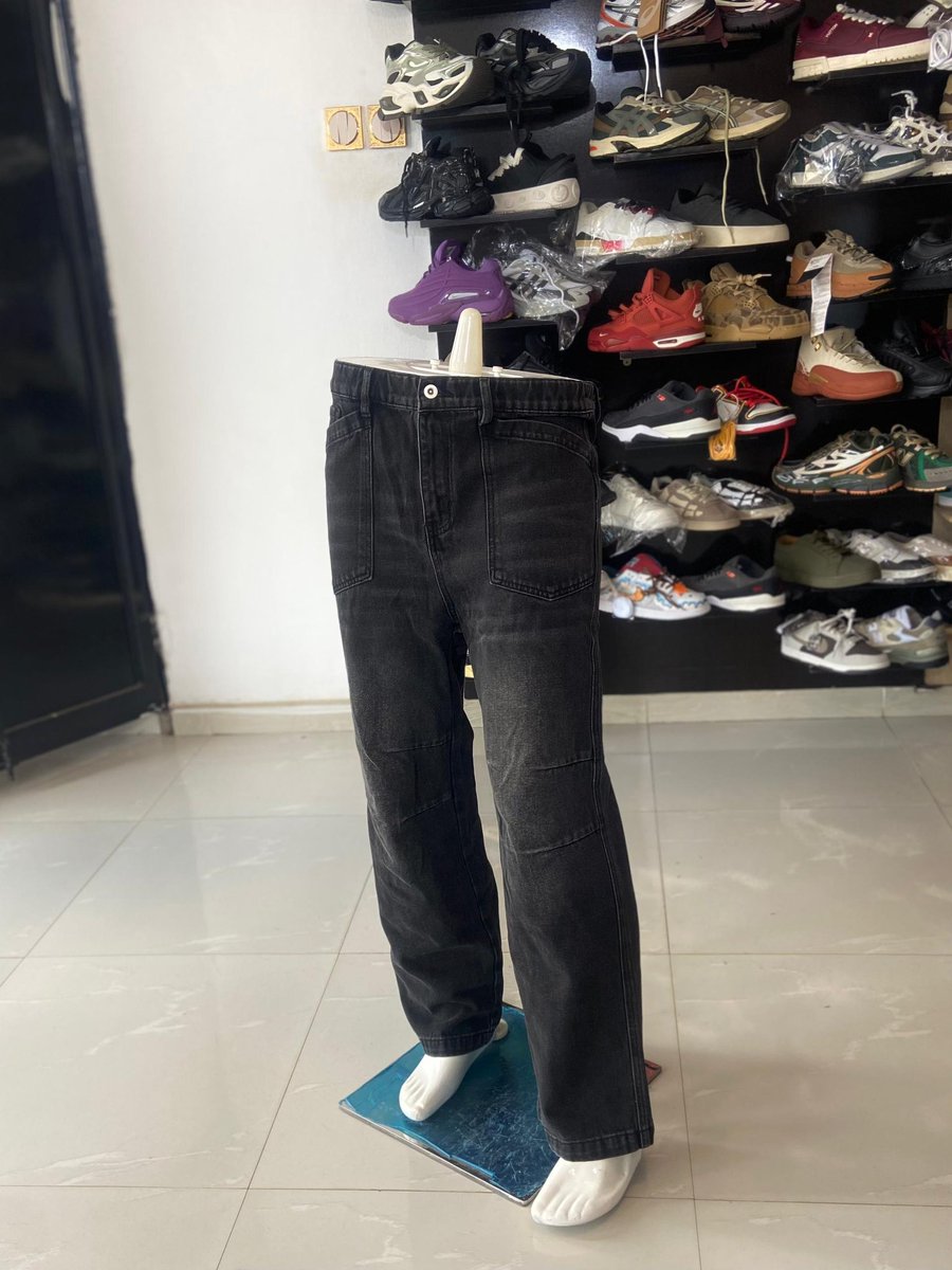 shieldclothings's tweet photo. Our menβs jeans are soft, breathable, and built for everyday flex.
Walk into Shield Clothings today and pick your perfect fit.
Price: N50,000
π Opposite Hillcrest Stores, NNPC Ajanla, Akala Express, Ibadan
π +234 816 387 7589
#ShieldClothings #MenDenim #Venezuela #LoveYourW https://t.co/x8XSTrU2H5