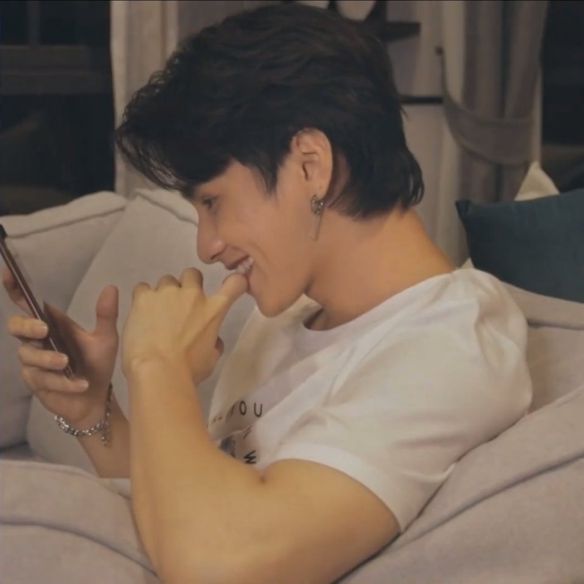 csnpfolder's tweet image. sigh