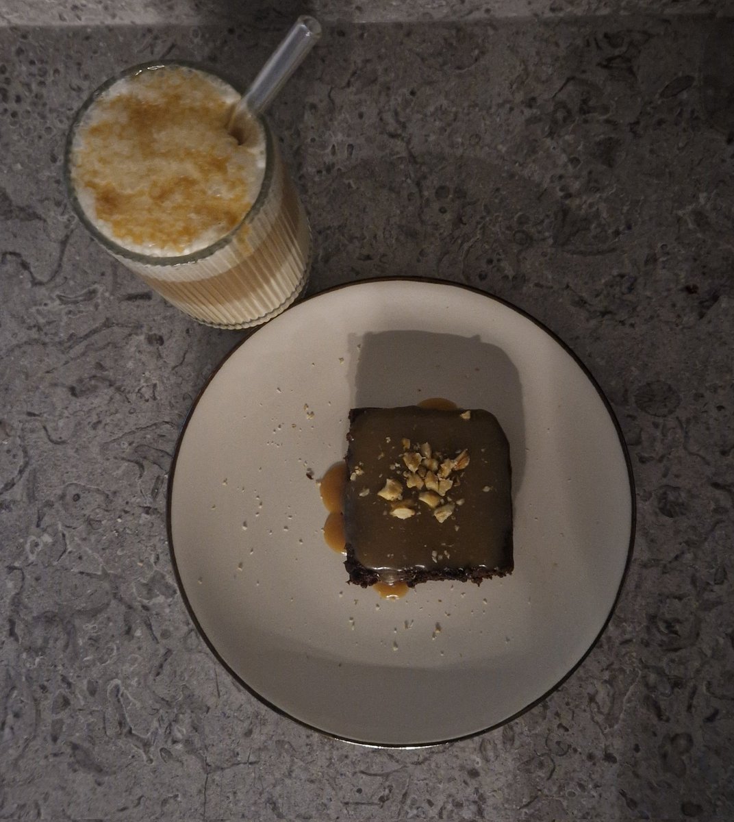 wispoflore's tweet image. Review du brownie à l’3dess 10/10 nature et 12/10 avc du caramel beurre salé  (je conseille fortement à mes petites princesses anémiques).