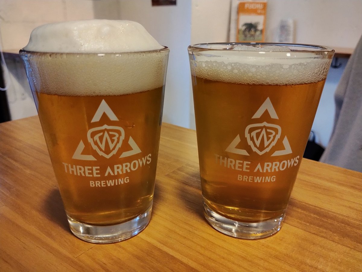 akii72's tweet photo. 府中に移動♪
#threearrows
ここでの1st製造ビールのopen gate ♪
好きなやつ、美味い♪
泡モリモリ(笑) https://t.co/8UqDKlEl5C