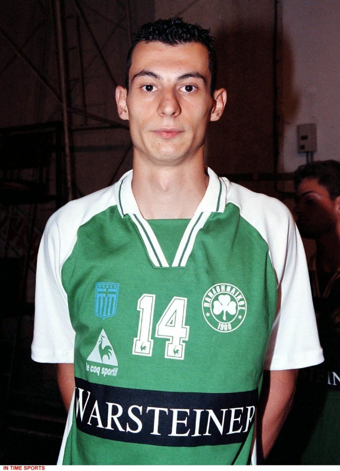 acpanathinaikos's tweet image. Σαν σήμερα το 1996 έκανε ντεμπούτο με την πράσινη φανέλα ο Σωτήρης Πανταλέων, στο κλειστό της Λεωφόρου σε έναν αγώνα κόντρα στον ΟΠΕ Ρεθύμνου