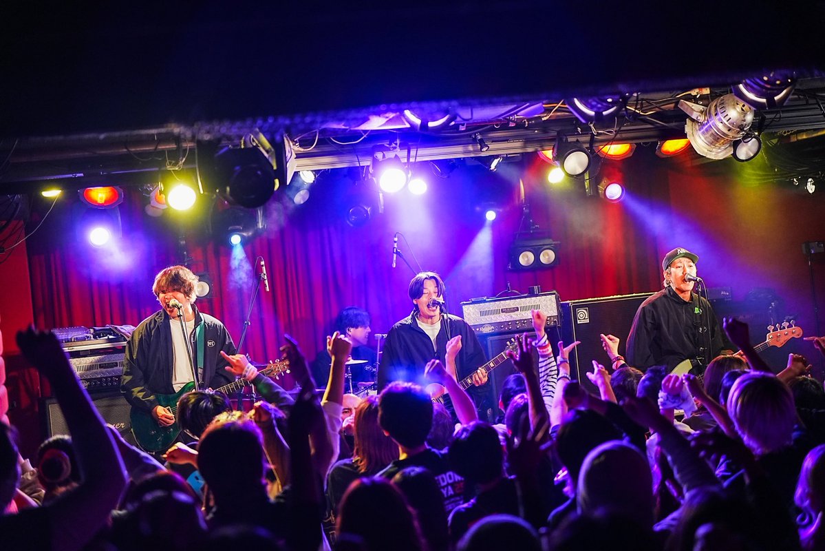 2YOU_MAGAZINE's tweet image. #2YOUなりのフリーダムなナゴヤ
自由に楽しむことのプロフェッショナル、POT。これっくらいのお弁当箱にラブ&amp;amp;ユーモアをギュンギュンに詰めて、フリーダムな空間で愛を込めて鳴らすファンファーレ。ダイノジ大地&amp;amp;2YOU柴山参加でスクリームするFUCKINなDAY。こんな日をまた作りたい。
📸 @Tsujimoto_FbF