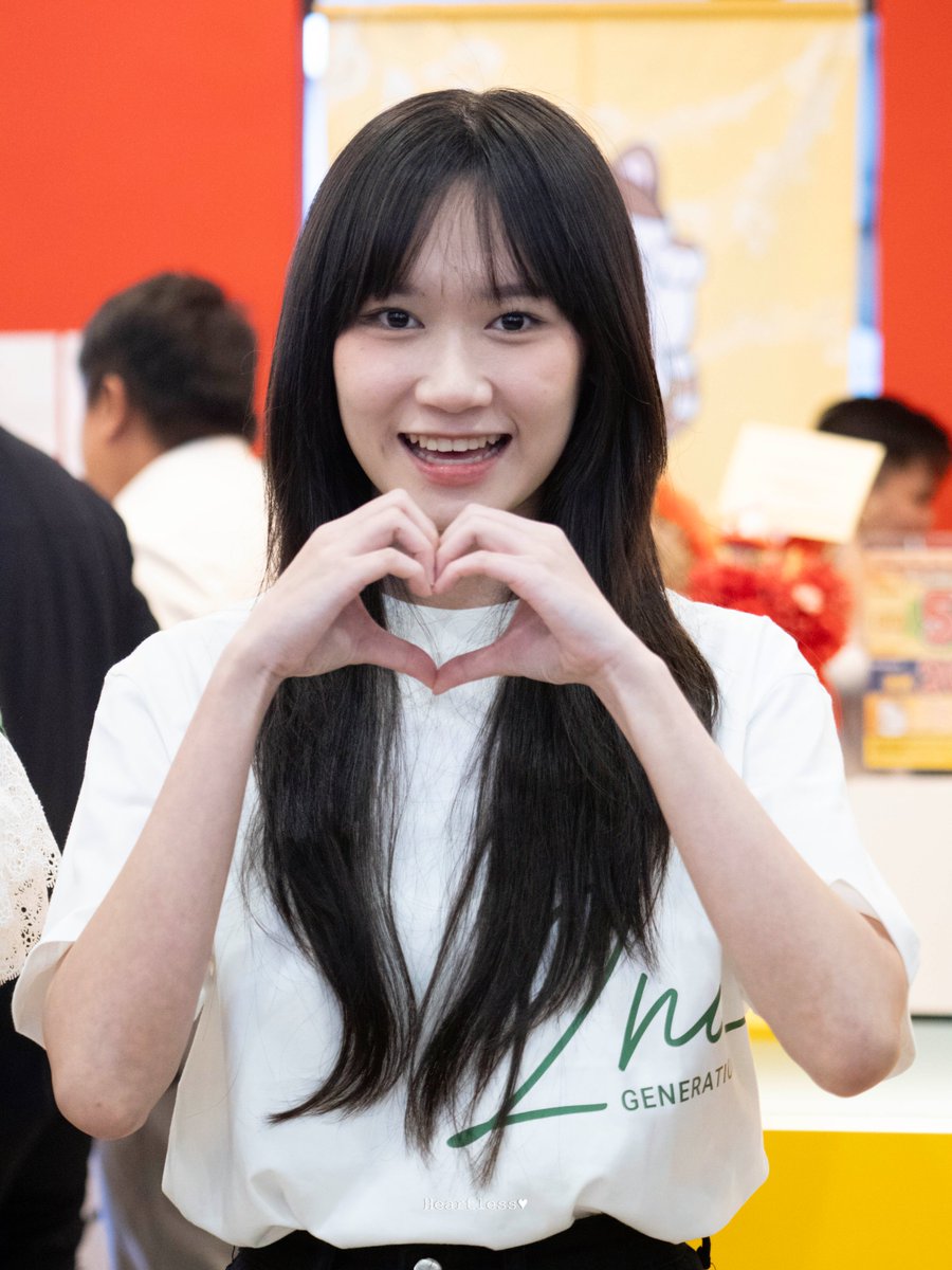 rafisinfj's tweet photo. [251121] Manekineko Karaoke Grand Opening 

🫶 
#AliceKLP48 #KLP48 https://t.co/b06SC4k0XF