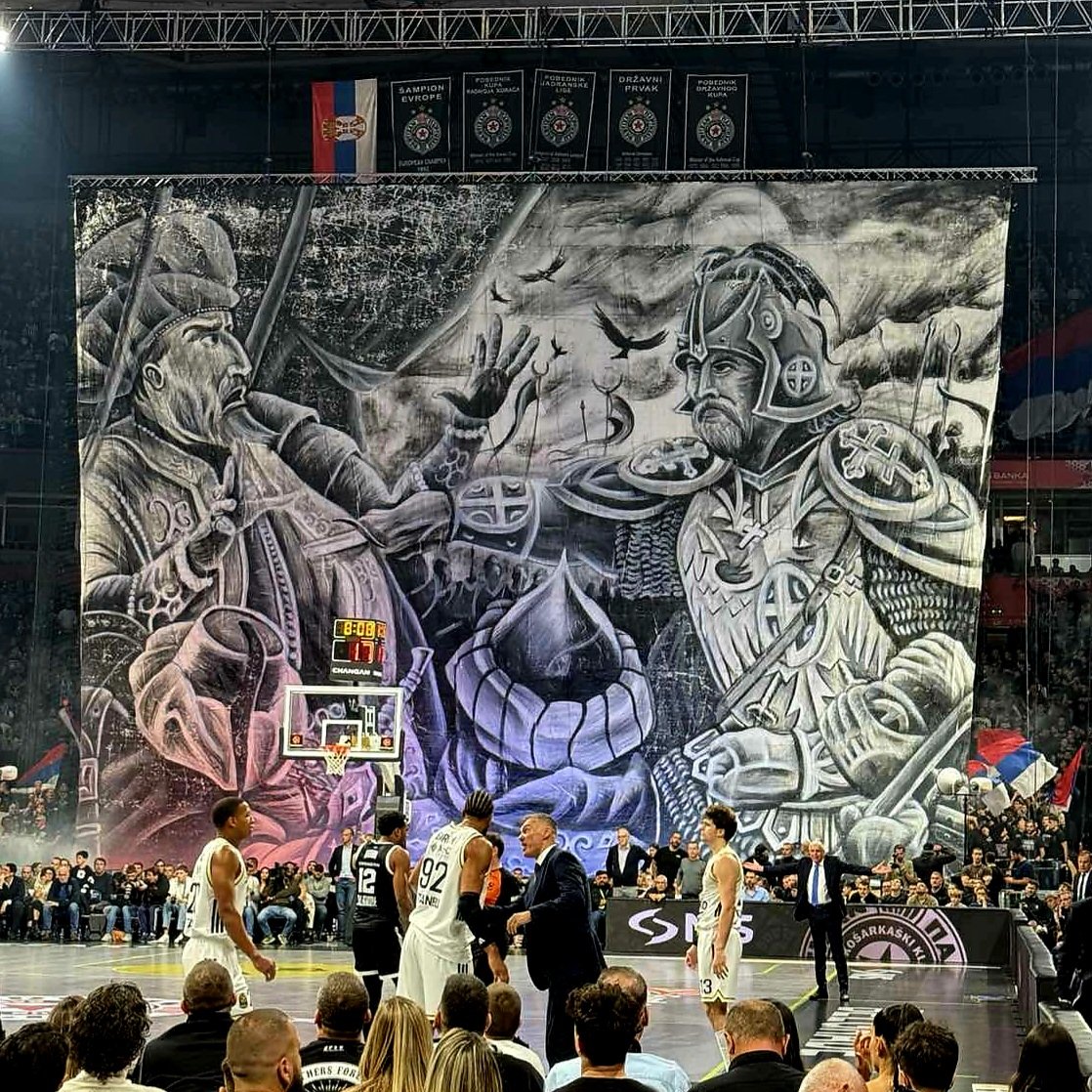 PartizanNet's tweet image. Добро јутро само љубитељима уметности, историје и најлепших боја ⬛⬛⬜⬜⬛⬛

#partizan #kkpartizan #bcpartizan #euroleague #everygamematters #grobari #grobarijug