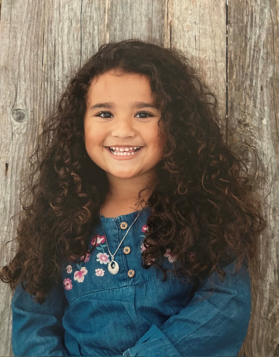 thelastshow's tweet image. No More Ankle Monitor!
Ashleigh Banfield shows exclusive video of Ashlee Buzzard, the mother of #missing 9-year-old Melodee Buzzard, loading moving boxes into a U-Haul on Friday before returning back to her home in Lompoc, California, later in the day.

Where is #MelodeeBuzzard?