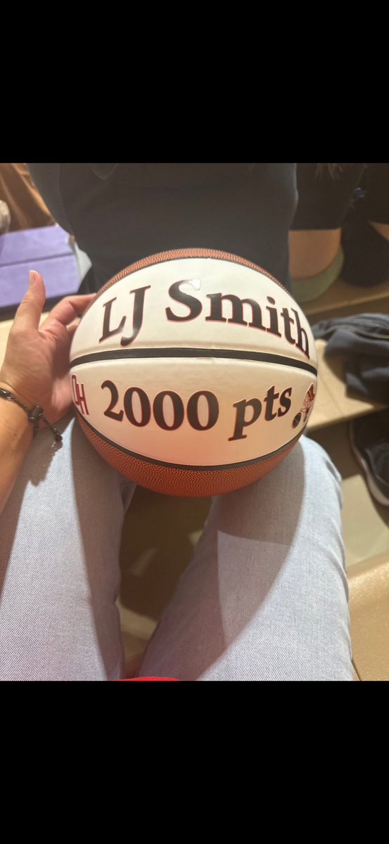 LJ Smith tweet media