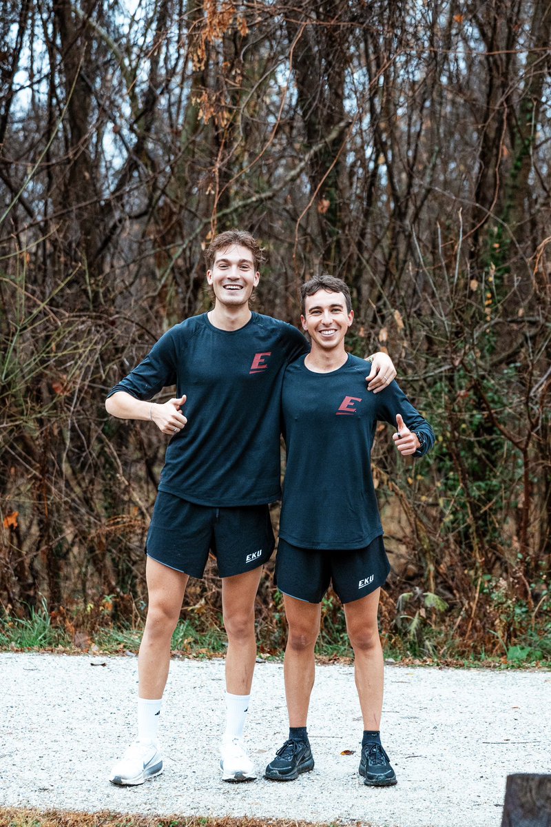 uno de Alcorcón el otro de Alicante 
ambos han sido medallistas internacionales 
hoy compiten por méritos propios en la final de la <a href="/NCAA/">NCAA</a> de cross country 
la competición de cross más exigente de todas
hagan lo que hagan el trabajo está hecho
<a href="/atletismoRFEA/">atletismoRFEA</a> <a href="/marca/">MARCA</a> <a href="/mundodeportivo/">Mundo Deportivo</a>