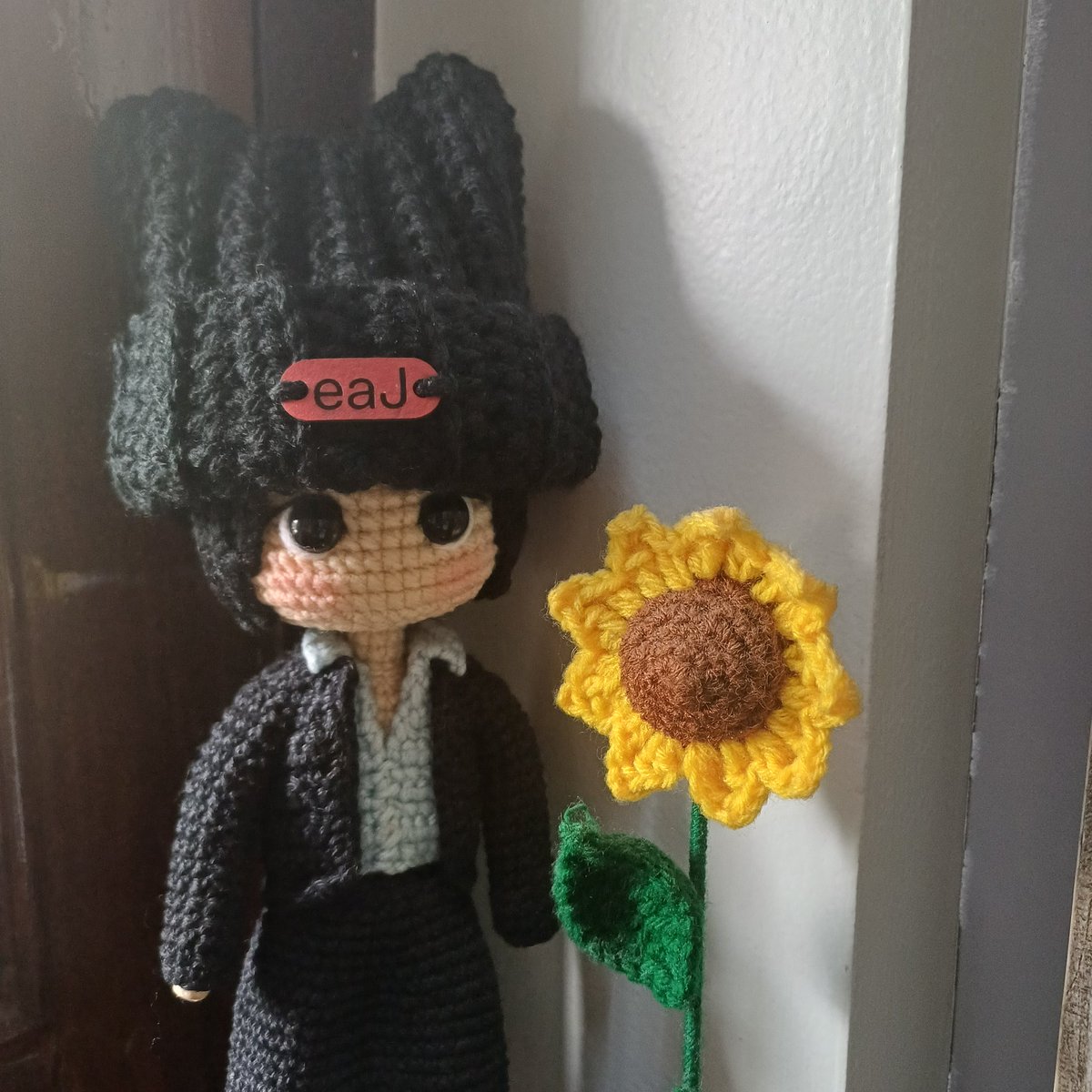 The hat fits perfectly on my doll 🥹