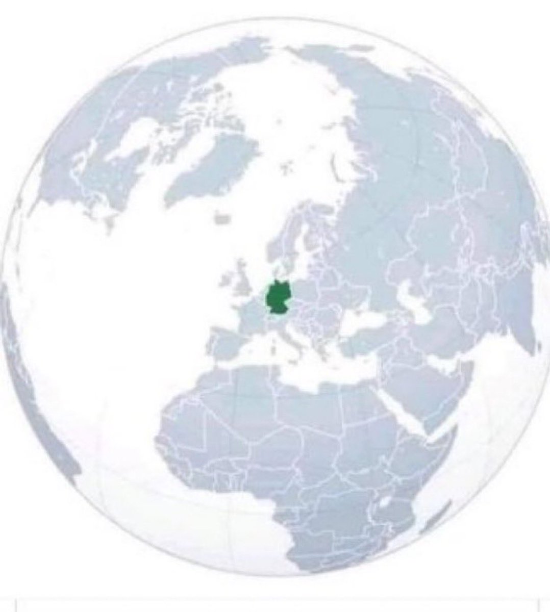 MichaelAArouet's tweet image. In green all countries where not all restaurants accept credit cards.

But seriously, why is Germany so stuck in the last century? Cash only, painfully slow internet and mobile data, embarrassing railway, fax machines still in use. 

What happened to this country?