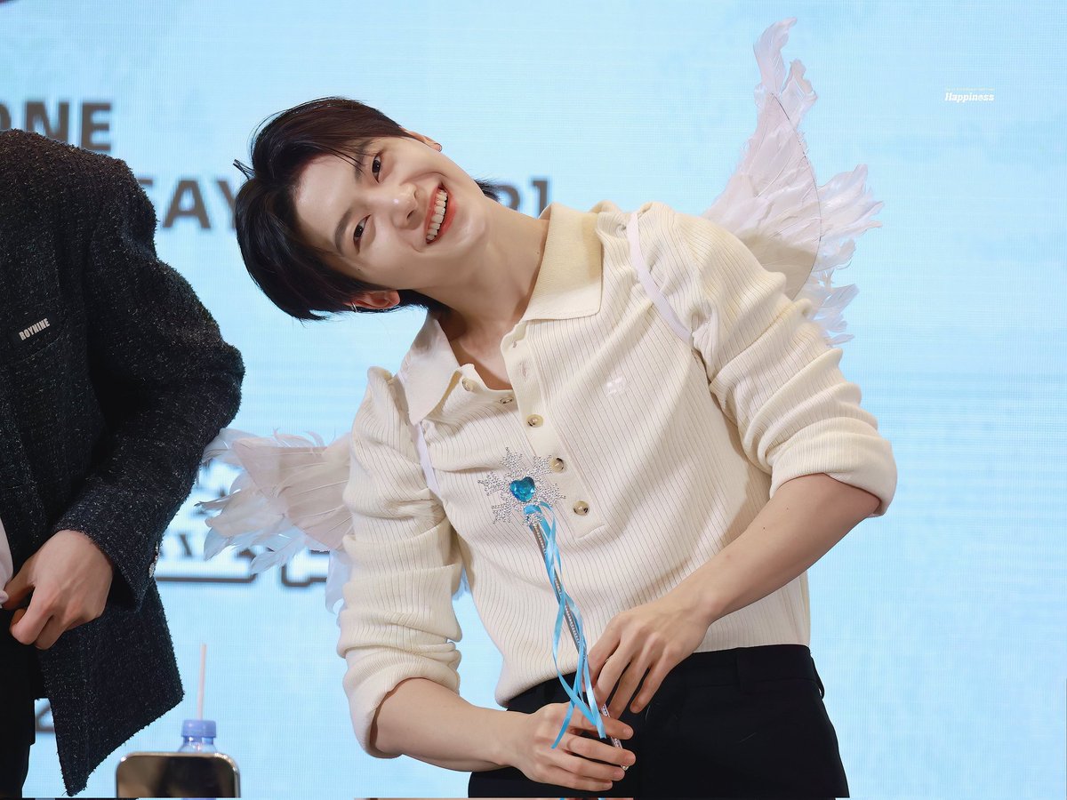 0528_files's tweet image. MY MATTHEW HE&apos;S SO ADORABLE 🥹