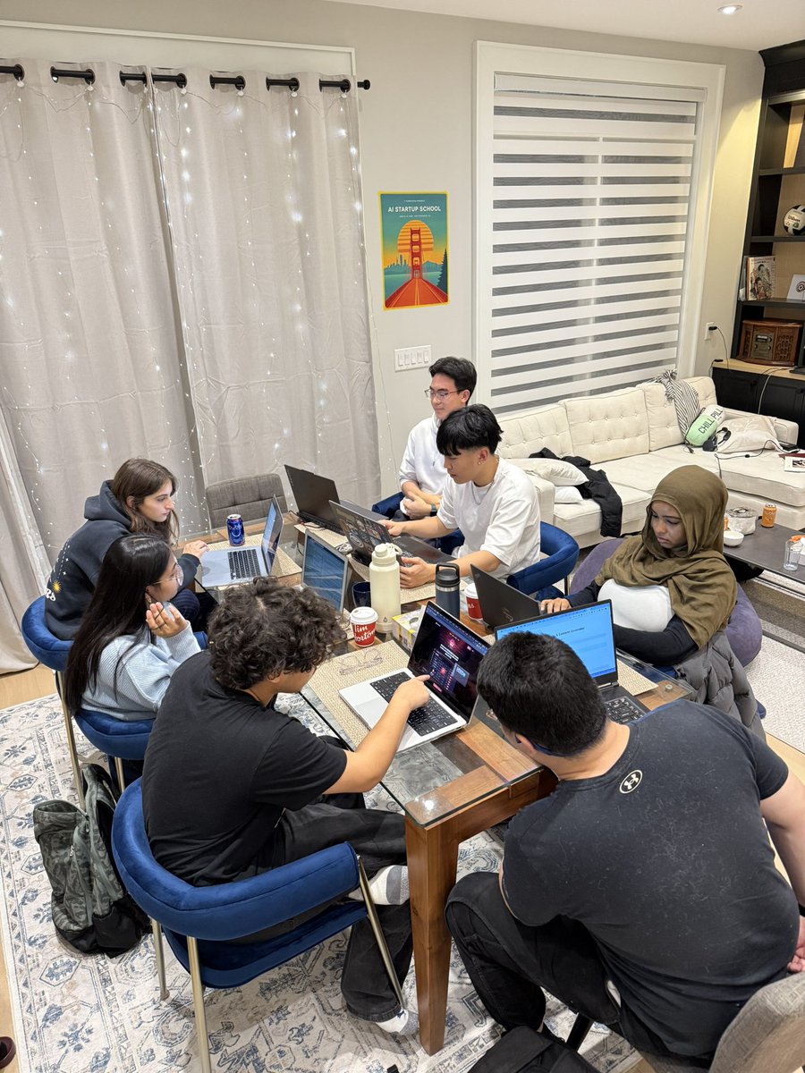 midnight cafe was a vibe!!