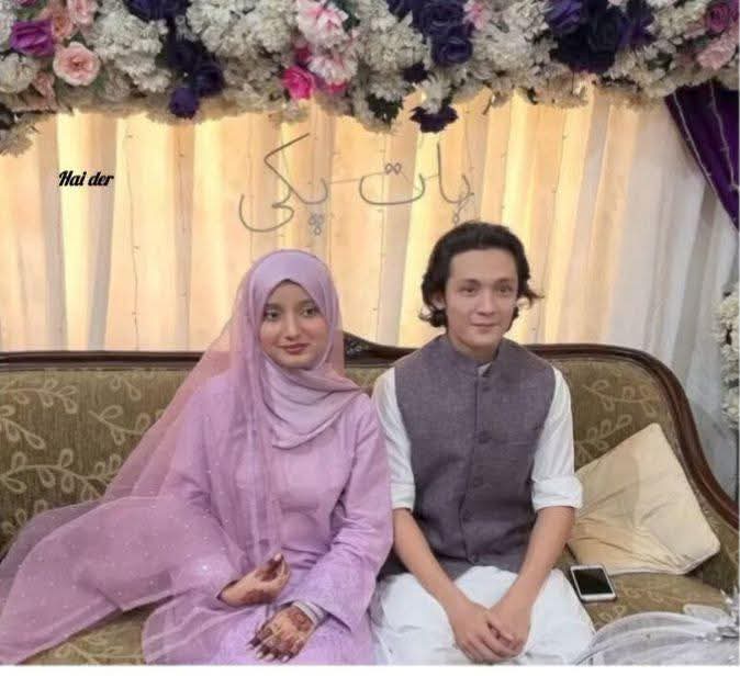 haniabatool9's tweet image. اس عمر میں مجھے یہ بات پریشان کرتی تھی کہ فریج کا دروازہ بند کرنے پر لائٹ خود کیسے بند ہو جاتی ہے 😅😂