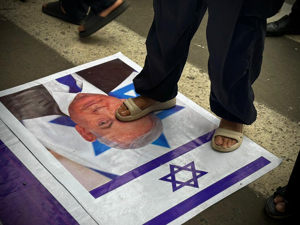 Indians in Solidarity with Palestine are holding protest demonstrations against companies
complicit in genocide. Join the @BDSinIndia movement! #BoycottReebok
#IndiansWithPalestine