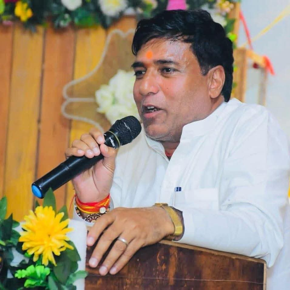 परम सम्माननीय अध्यक्ष देवस्थान विभाग राजस्थान श्री भंवरलाल पुजारी जी को जन्मदिन की हार्दिक शुभकामनाएं बालाजी से आपके लिए सुख, शांति व समृद्धि की मंगलकामना के साथ आपका स्नेह आर्शीवाद जीवन पर्यंत हम पर बना रहे ।
#जय_श्री_बालाजी
<a href="/AnkitPujariINC/">Ankit Pujari</a>
<a href="/RavishankarPuj1/">Ravishankar Pujari</a>