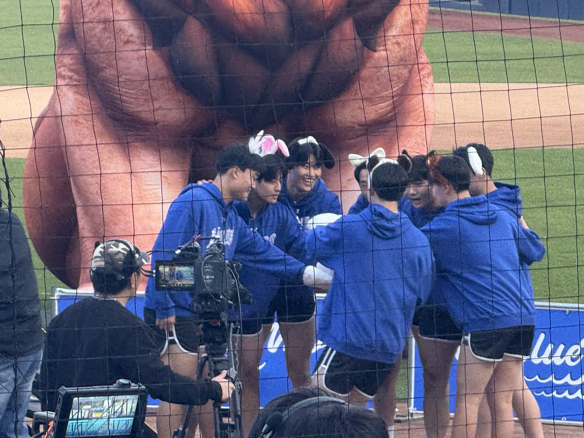sl_lions_hh's tweet photo. 야퓌발 이거는 얘들아 쫌
추운게 문제가 아니라 모를 권리 https://t.co/b5uw16WkgW