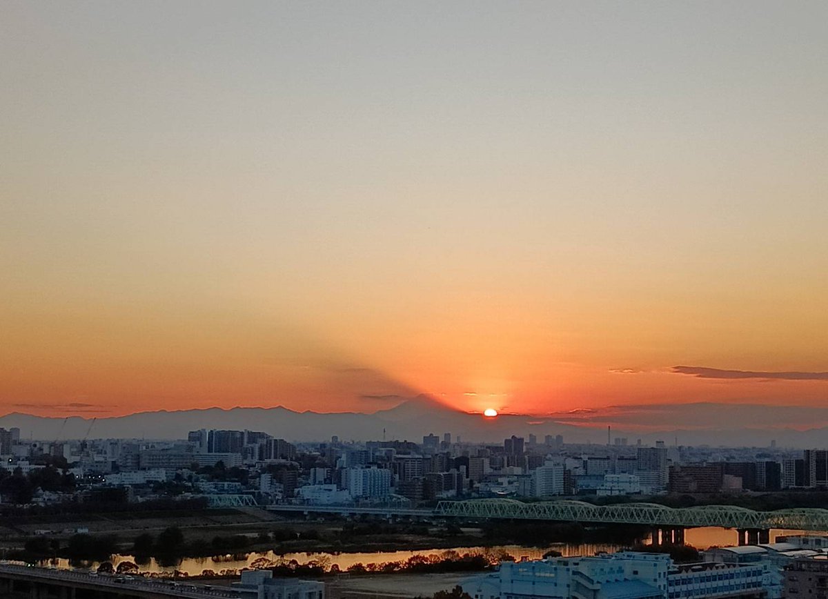 abiike's tweet image. 土曜日が暮れてゆきました～🗻🌇