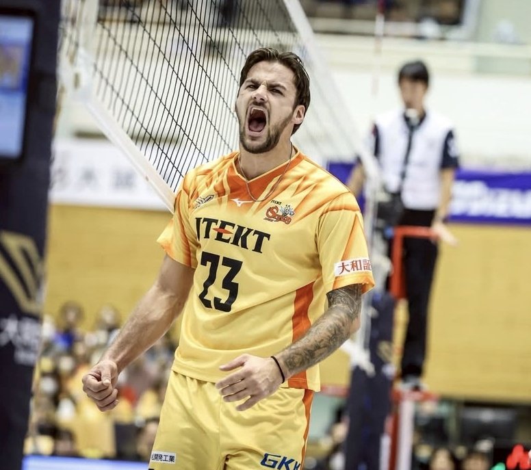 ❗️ TJ &amp; BOYER 🔝

🇺🇲 TOREY DEFALCO  🆚️
VC NAGANO  (3-1):

▪️ 2️⃣1️⃣ PKT
▪️ 46% pozytywnego przyjęcia 
▪️ 63% w ataku (19/30)
▪️ 60% efektywności w ataku
▪️ 2 punktowe bloki 
▪️ 8 zanotowanych obron 

🇨🇵 STEPHEN BOYER  🆚️
TORAY ARROWS  (3-1):

▪️ 2️⃣6️⃣ PKT
▪️ 55% w ataku (22/40)